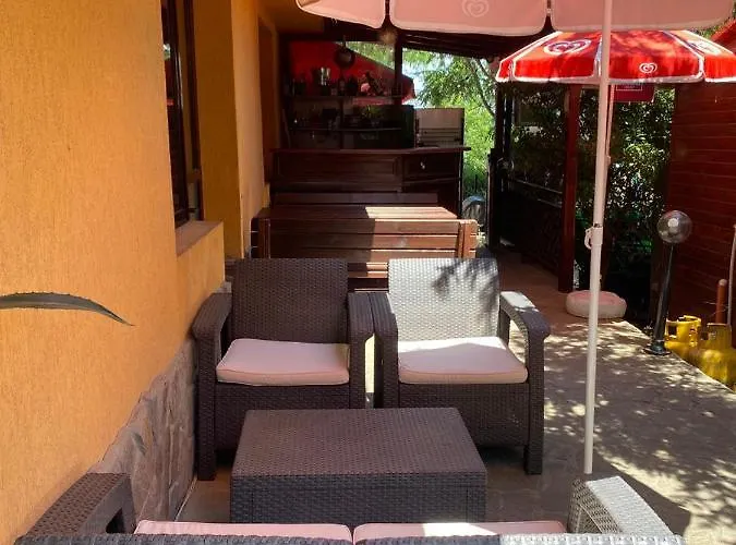 Апартаменты нели *